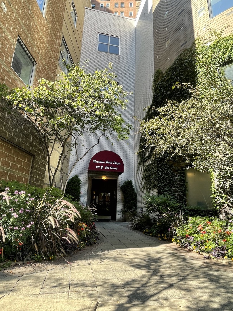 40 E 9th Street Unit: 804
