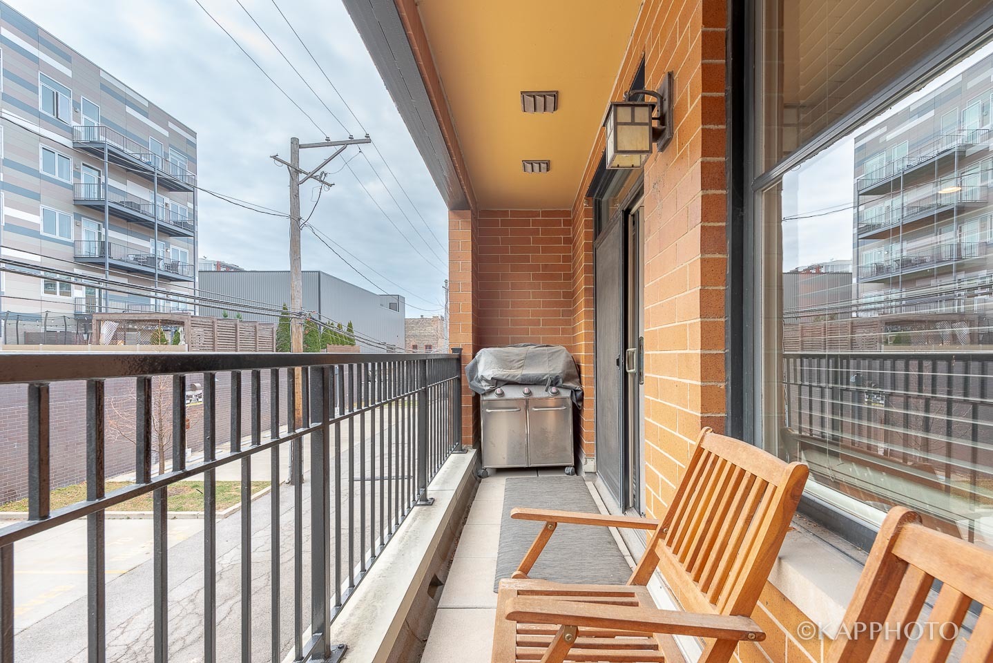 1117 W Monroe Street Unit: 15