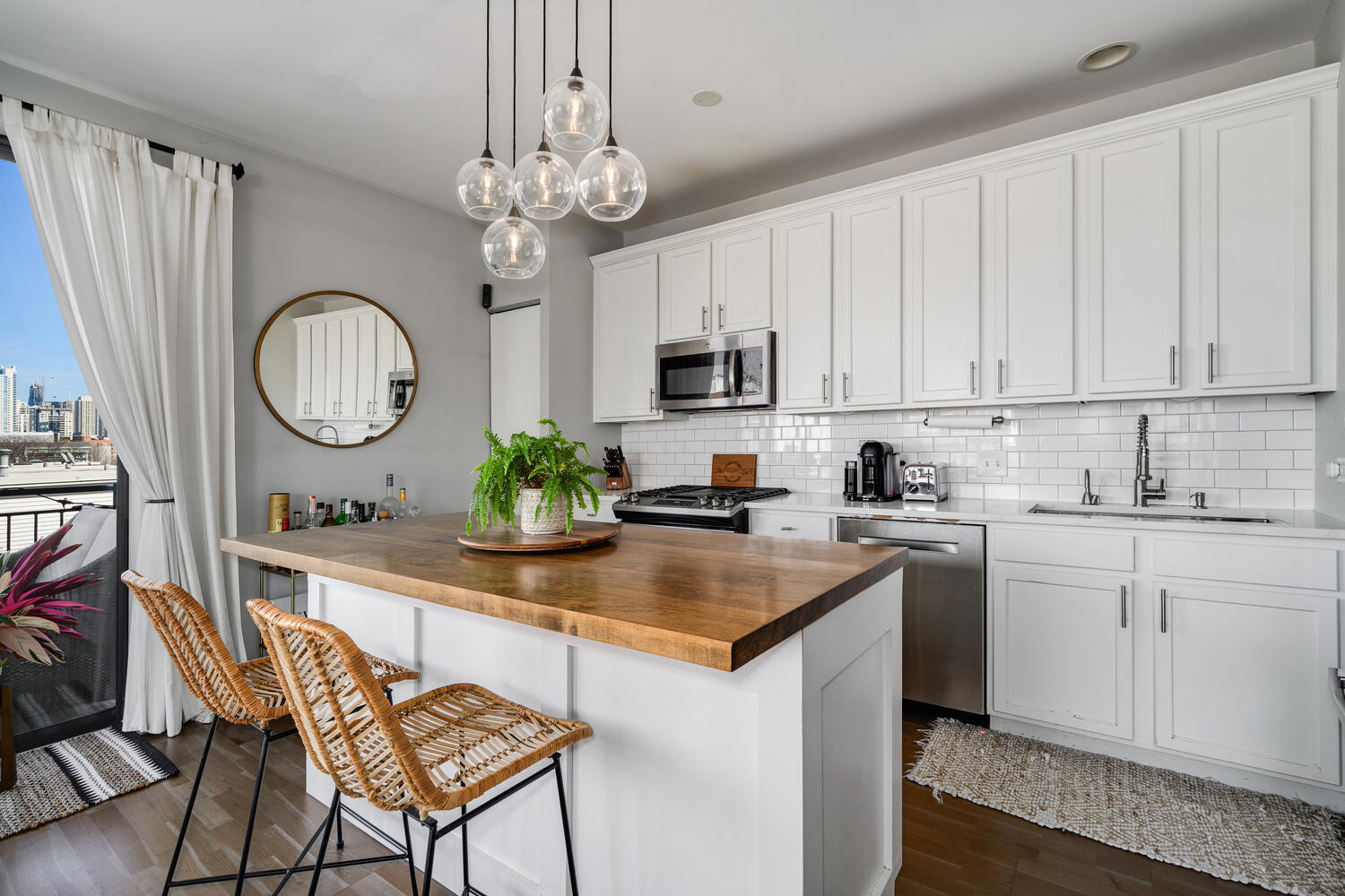 859 W Erie Street Unit: 501