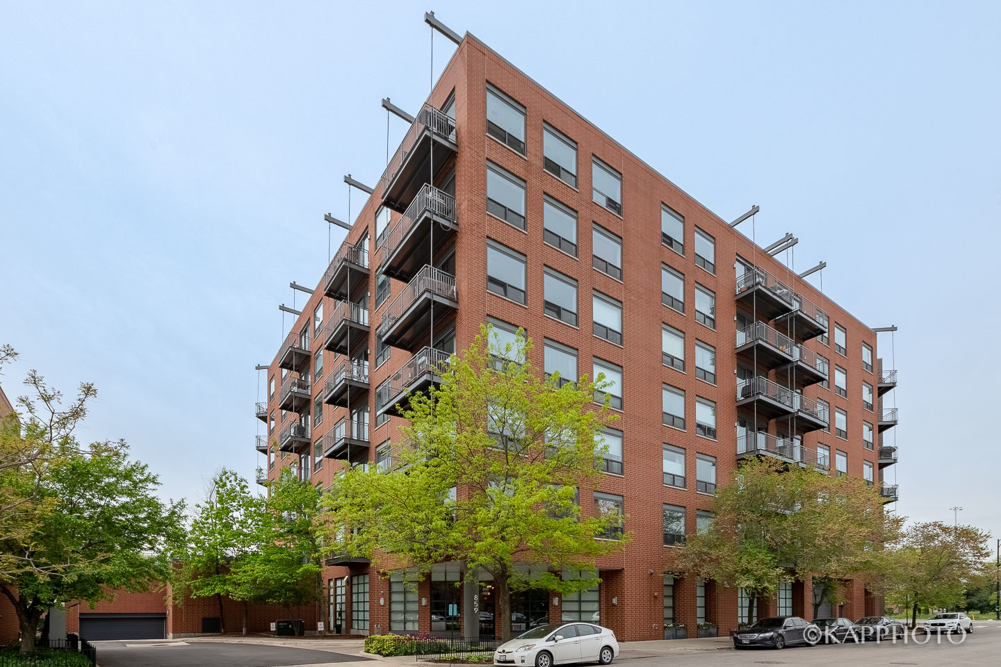 859 W Erie Street Unit: 501