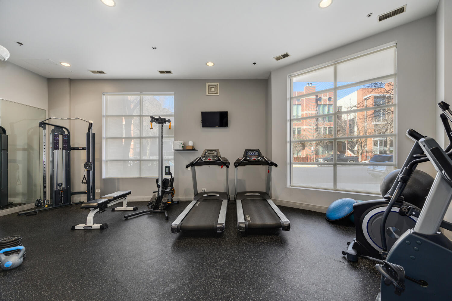 859 W Erie Street Unit: 501