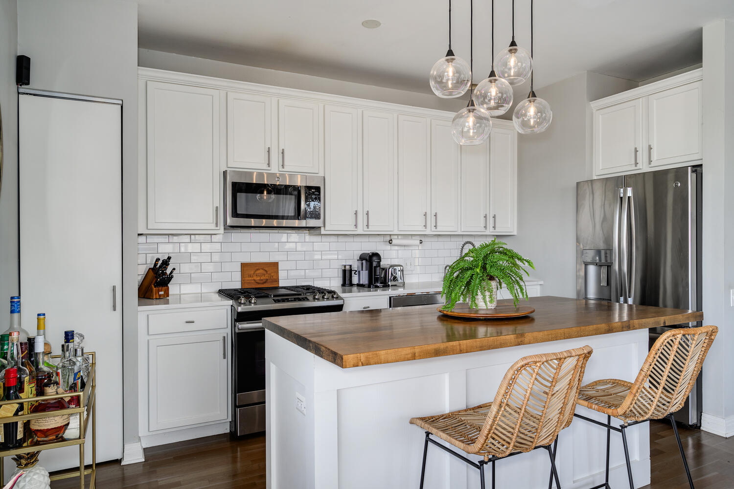 859 W Erie Street Unit: 501