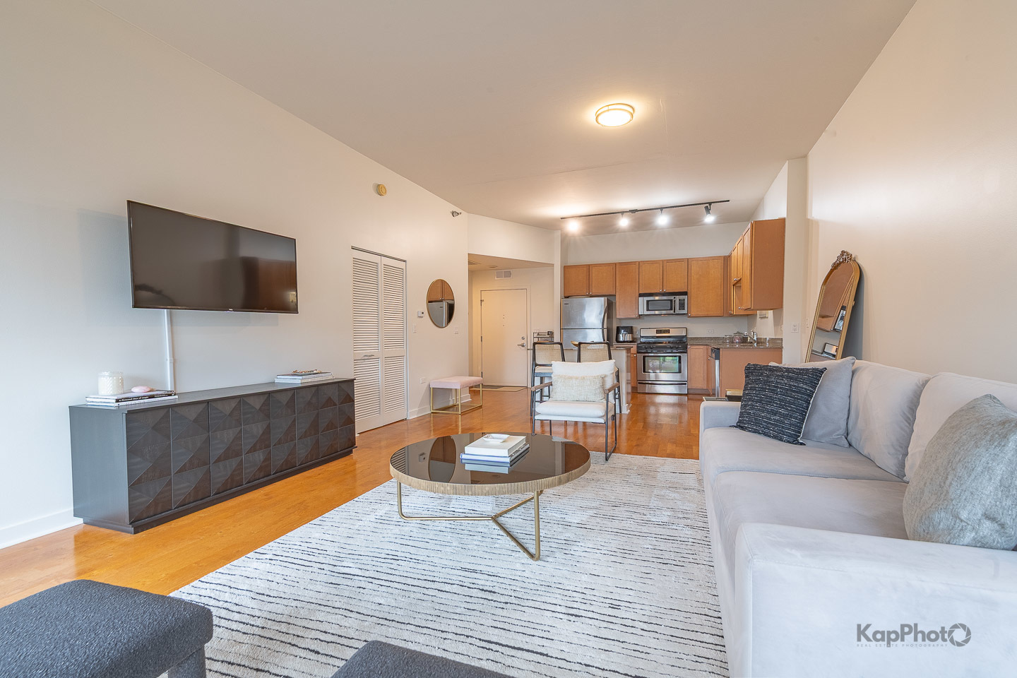 901 W Madison Street Unit: 403
