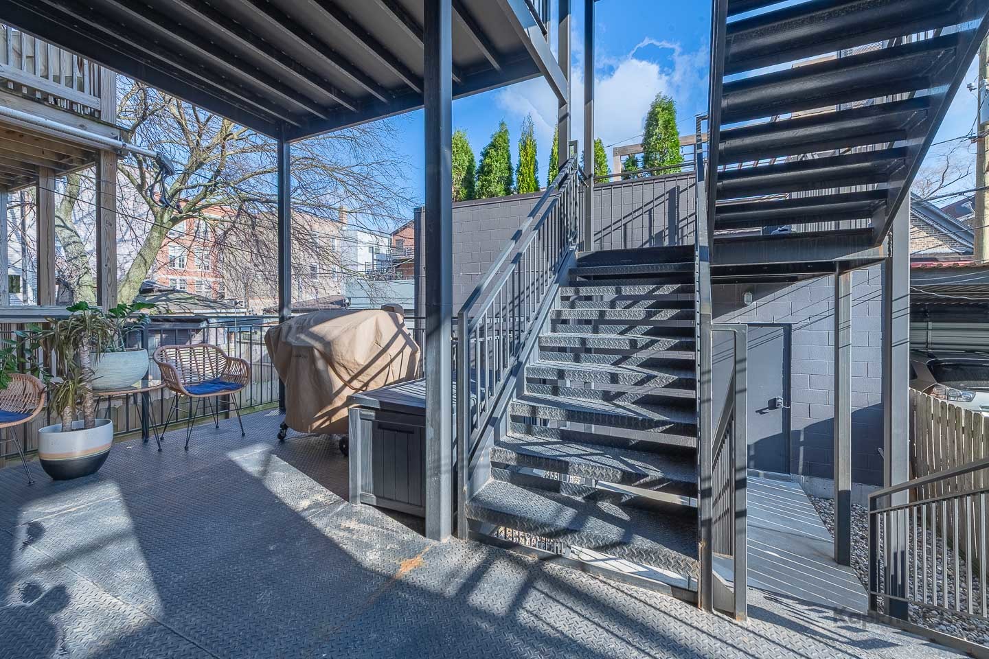 2646 W Augusta Boulevard Unit: 1