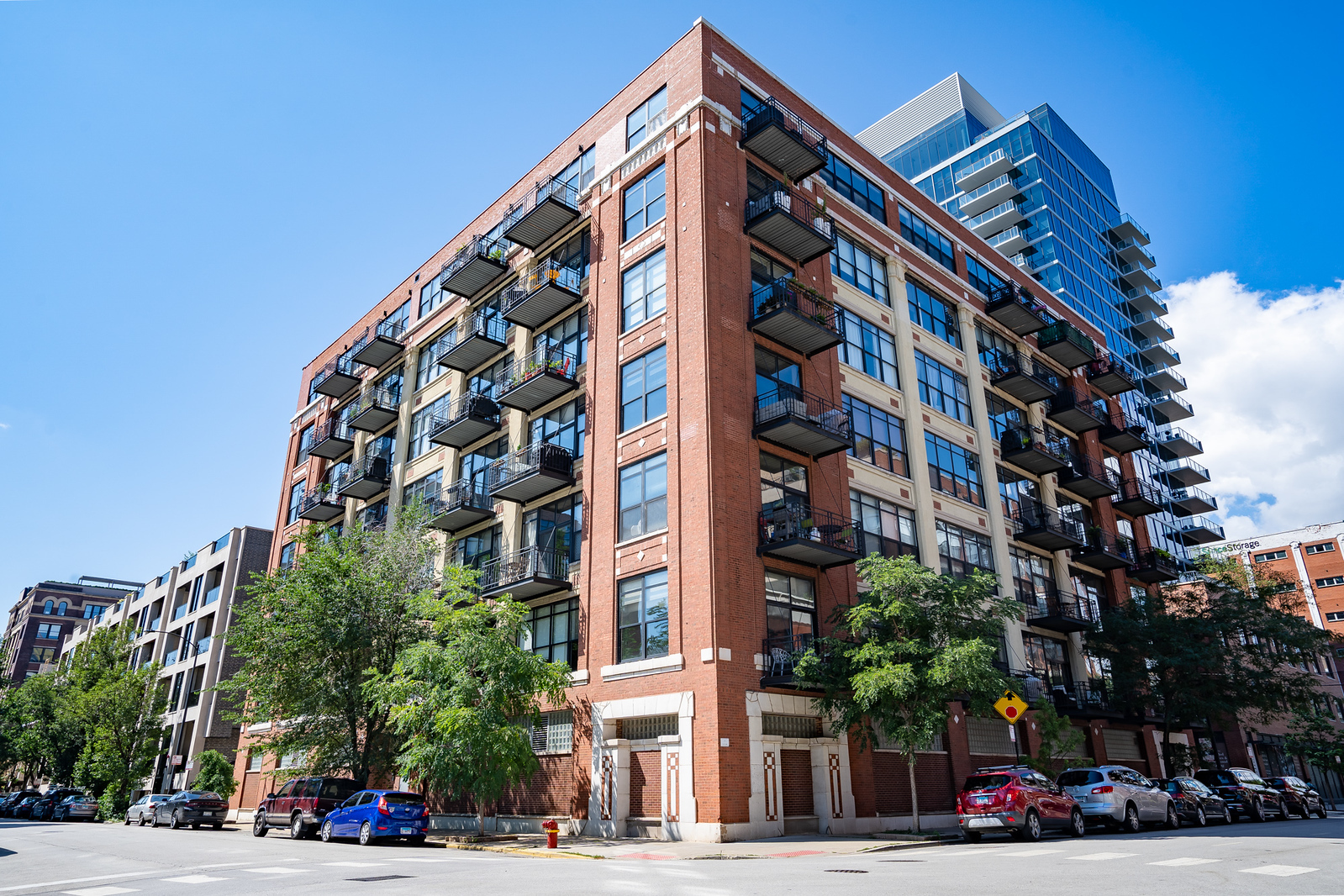 843 W Adams Street Unit: 406
