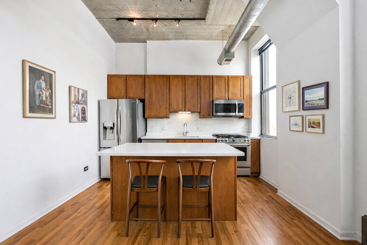 758 N Larrabee Street Unit: 712