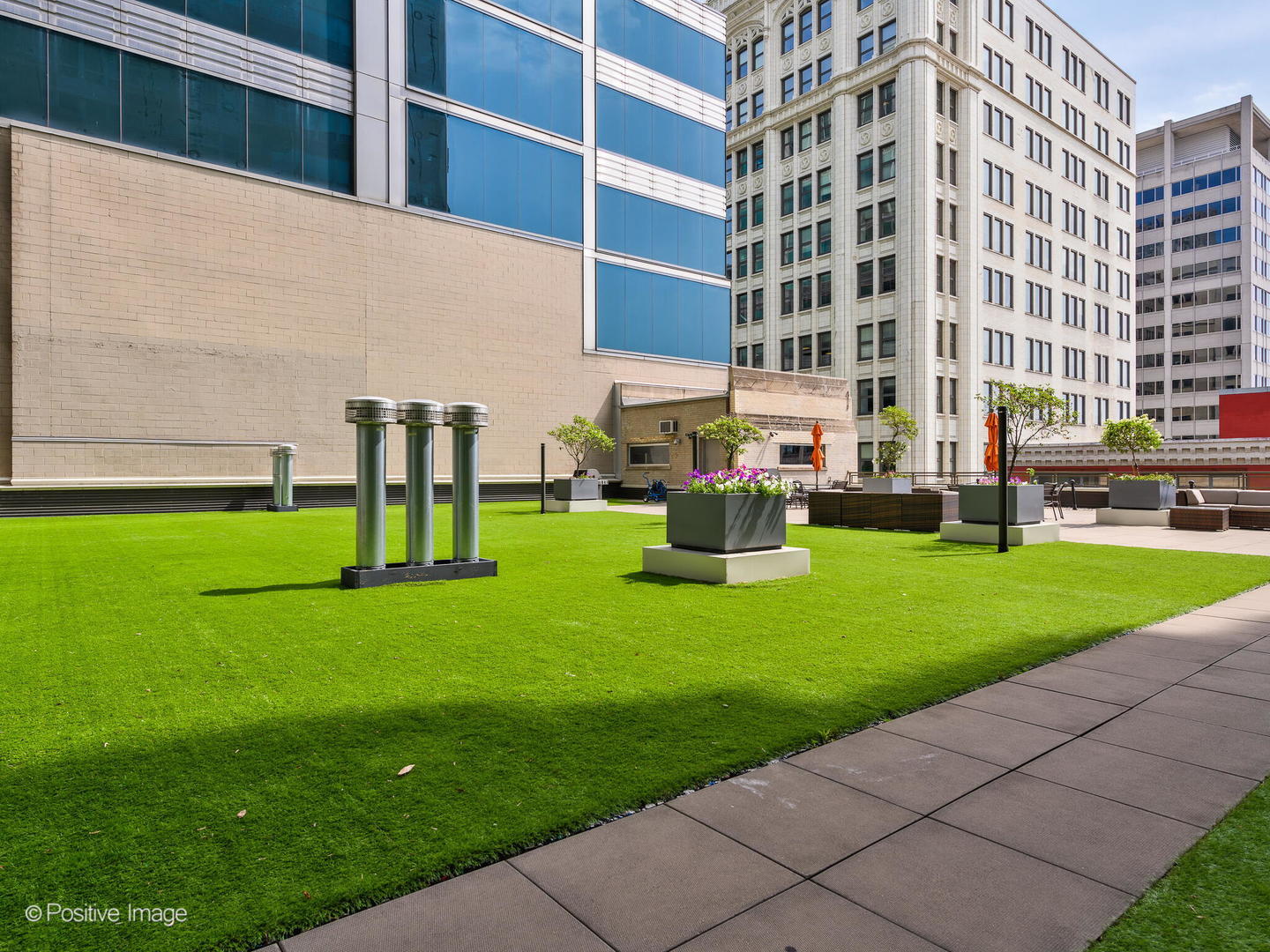 565 W QUINCY Street Unit: 1602