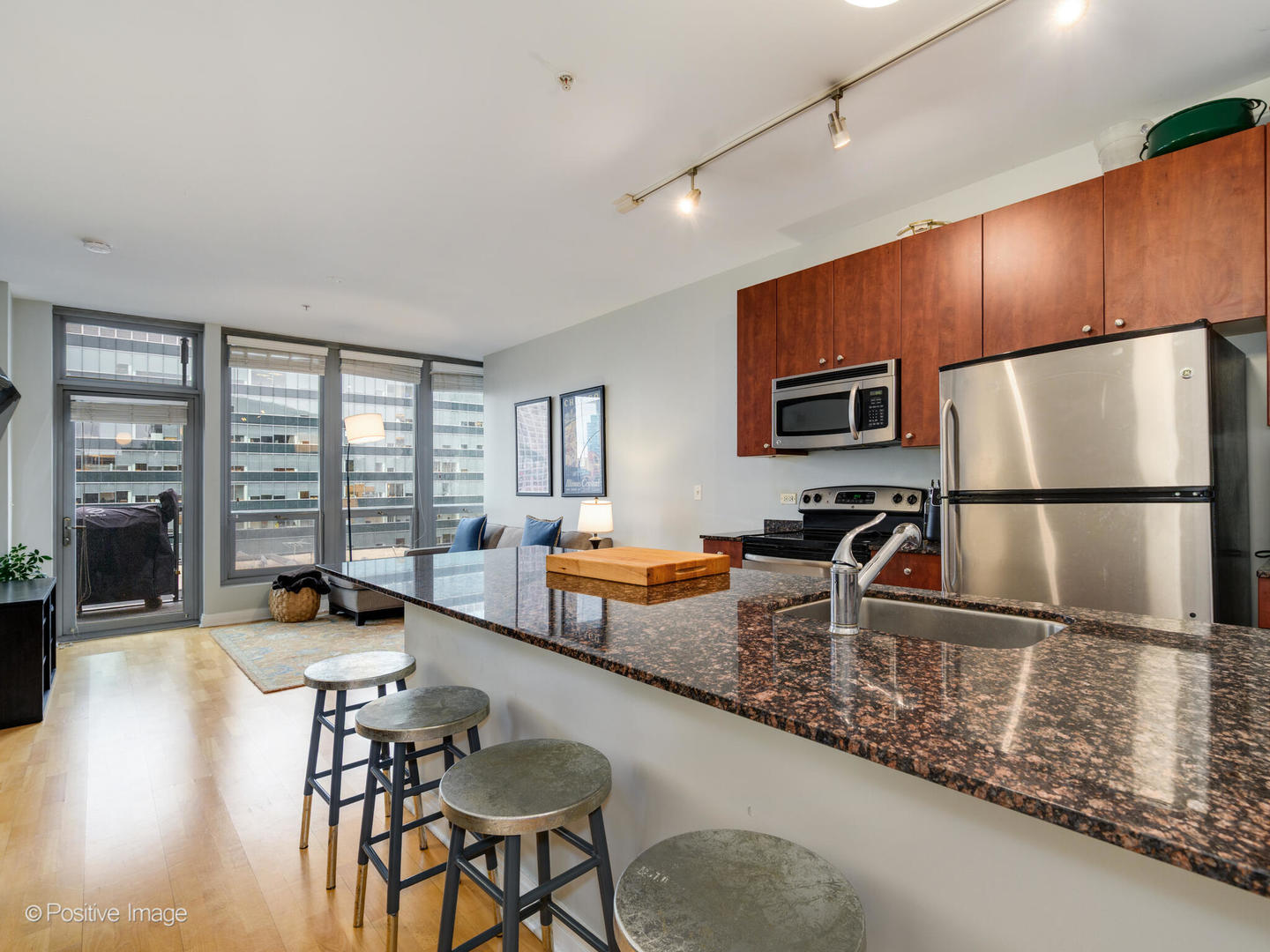565 W QUINCY Street Unit: 1602