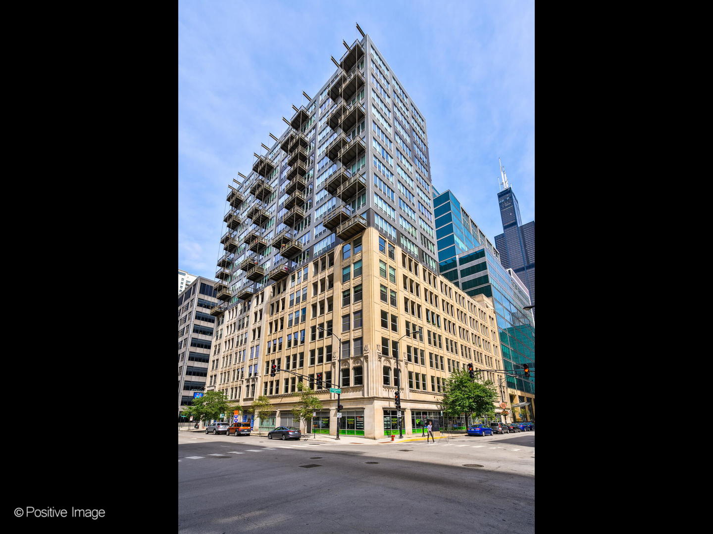 565 W QUINCY Street Unit: 1602