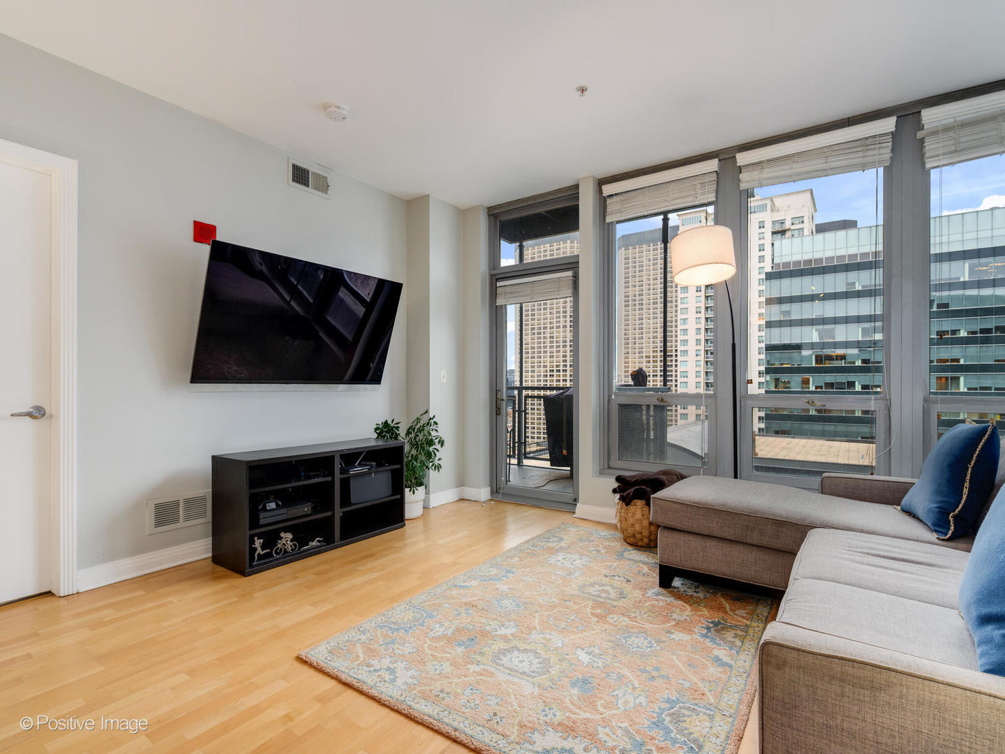 565 W QUINCY Street Unit: 1602