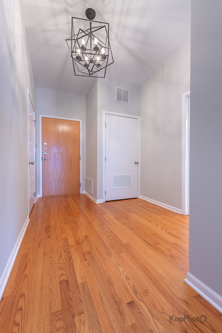 811 S Lytle Street Unit: 410