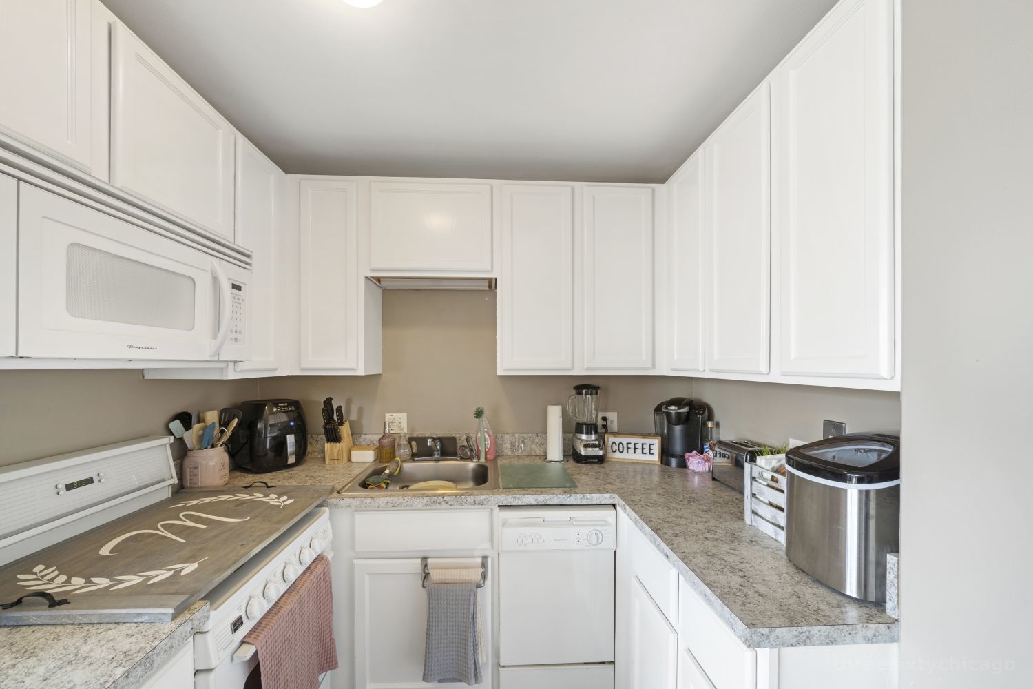 345 E Eastgate Place Unit: 306