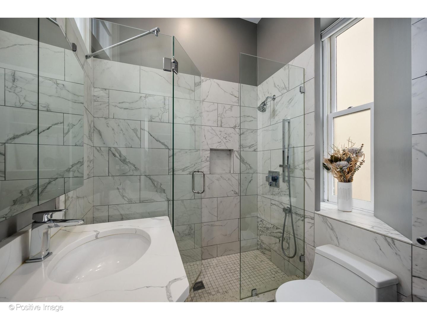613 W Belden Avenue