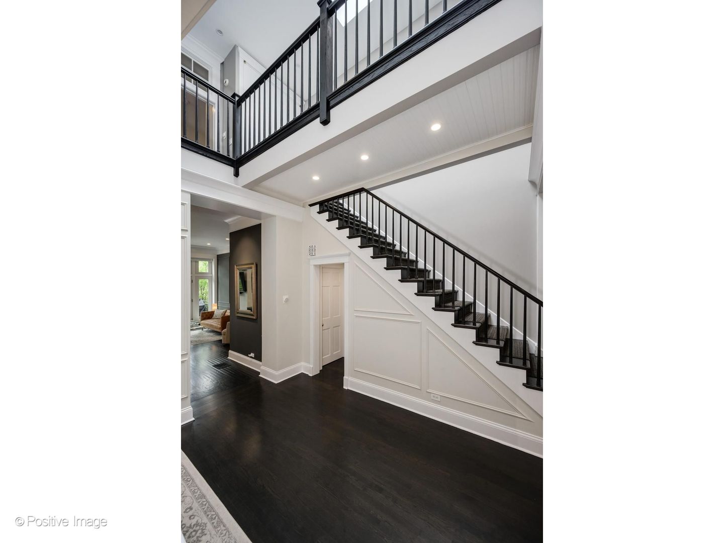 613 W Belden Avenue