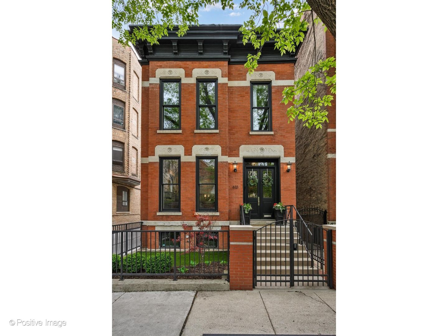 613 W Belden Avenue