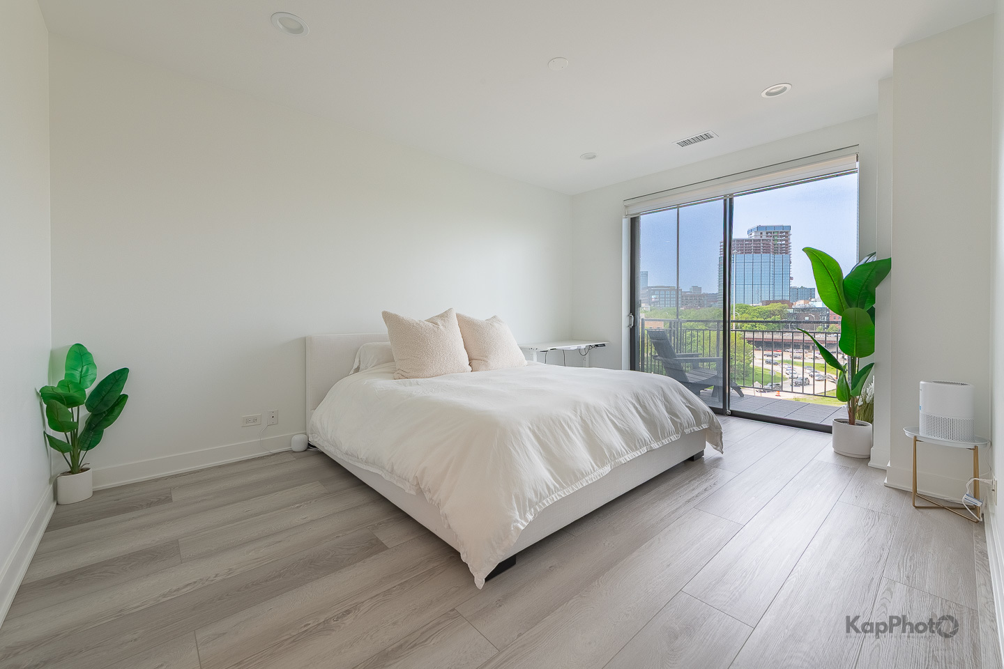 859 W Erie Street Unit: 506