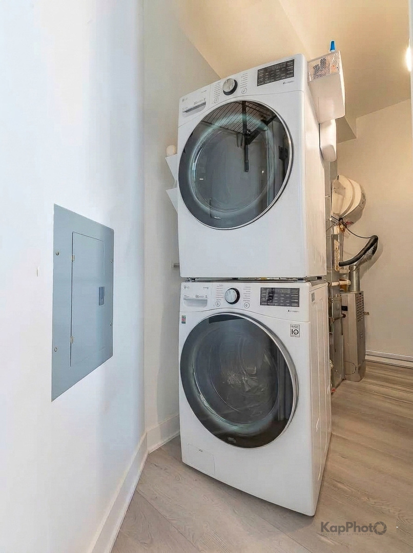 859 W Erie Street Unit: 506