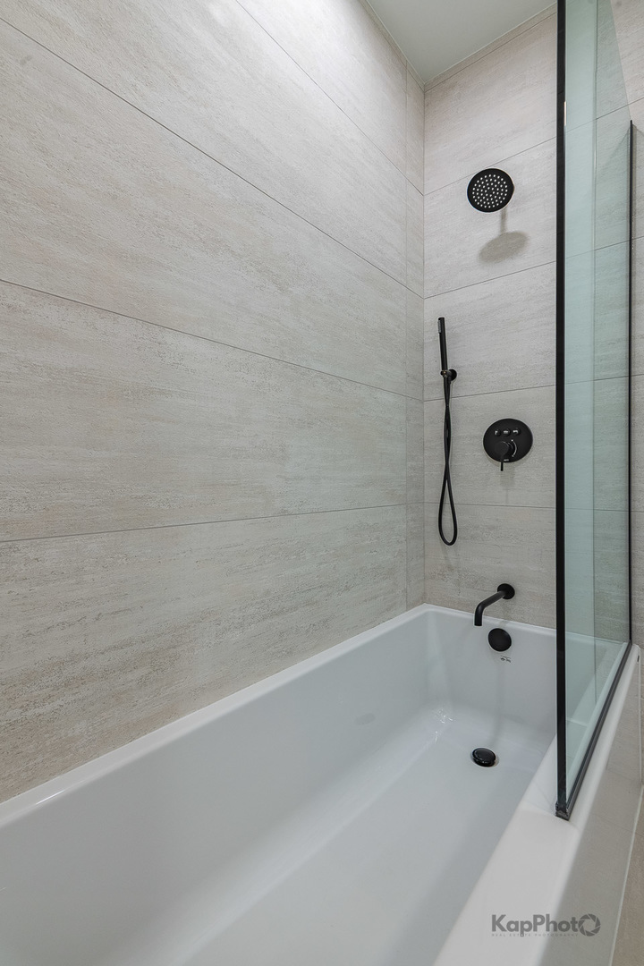 859 W Erie Street Unit: 506