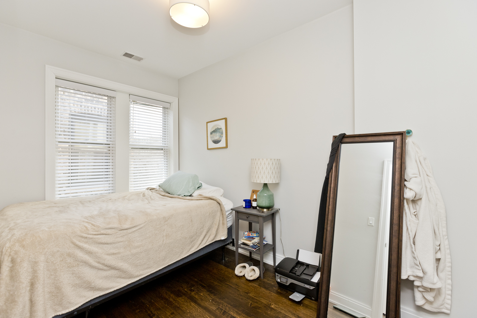 856 N Hermitage Avenue Unit: 3F