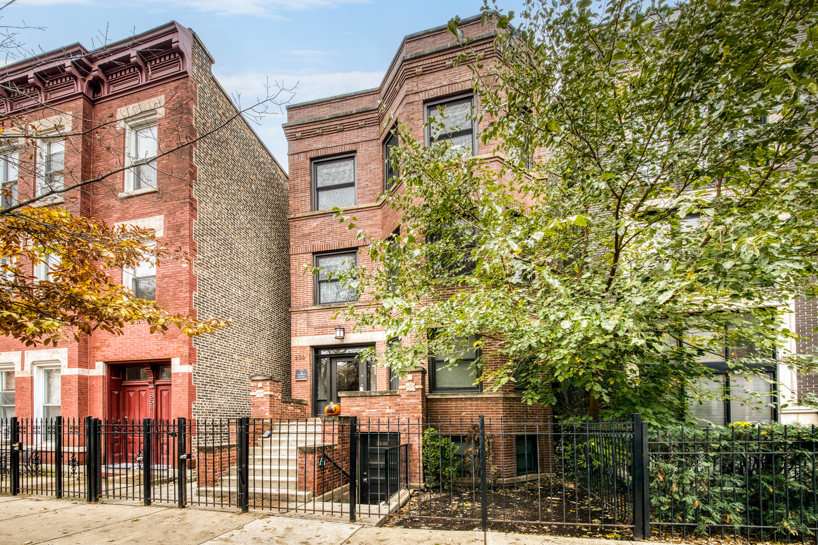 856 N Hermitage Avenue Unit: 3F
