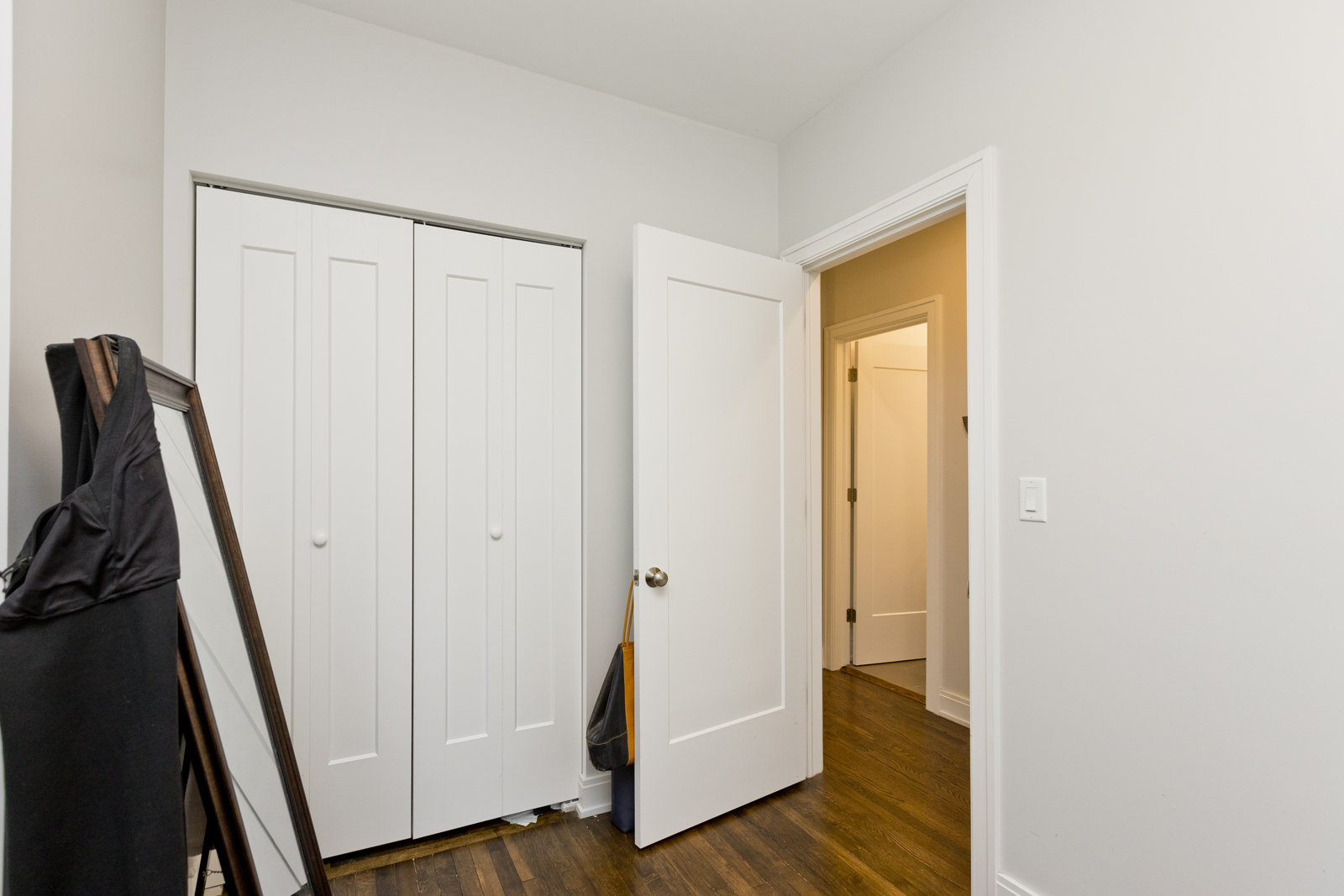 856 N Hermitage Avenue Unit: 3F