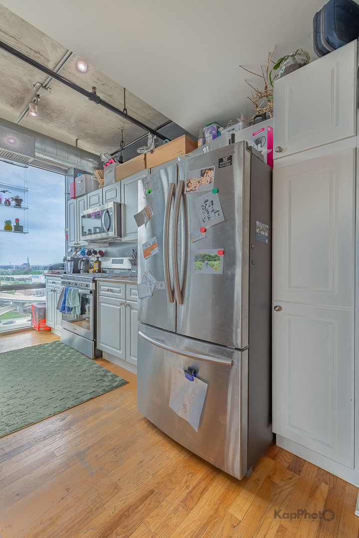 700 W Van Buren Street Unit: 1404
