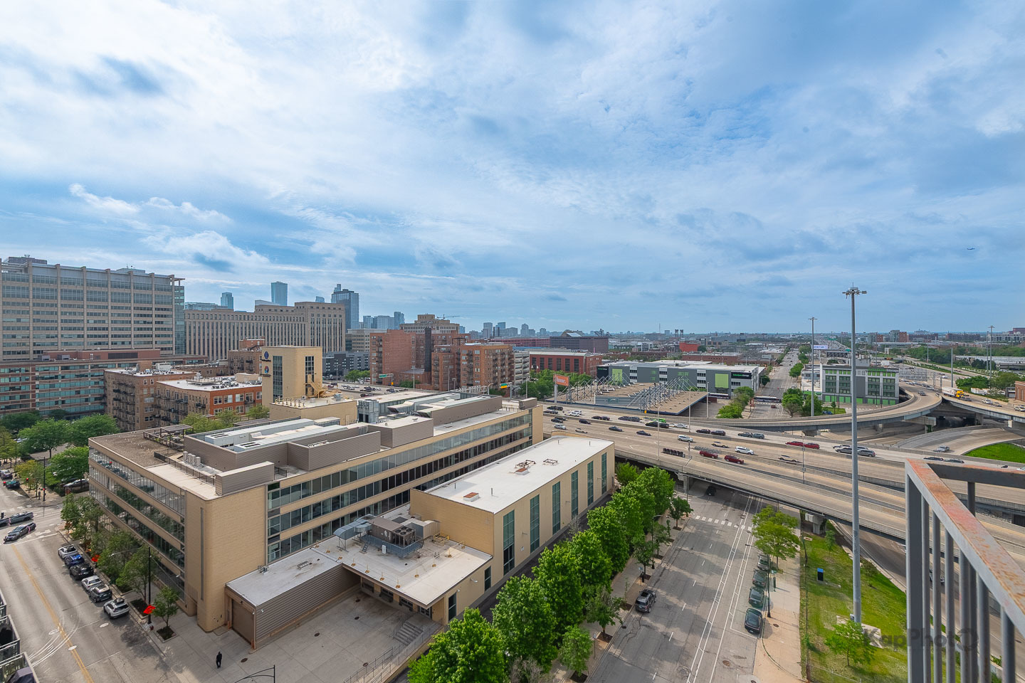 700 W Van Buren Street Unit: 1404