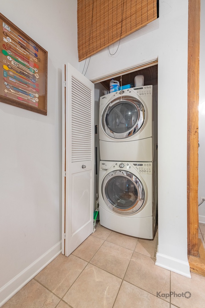 1330 W MONROE Street Unit: 108