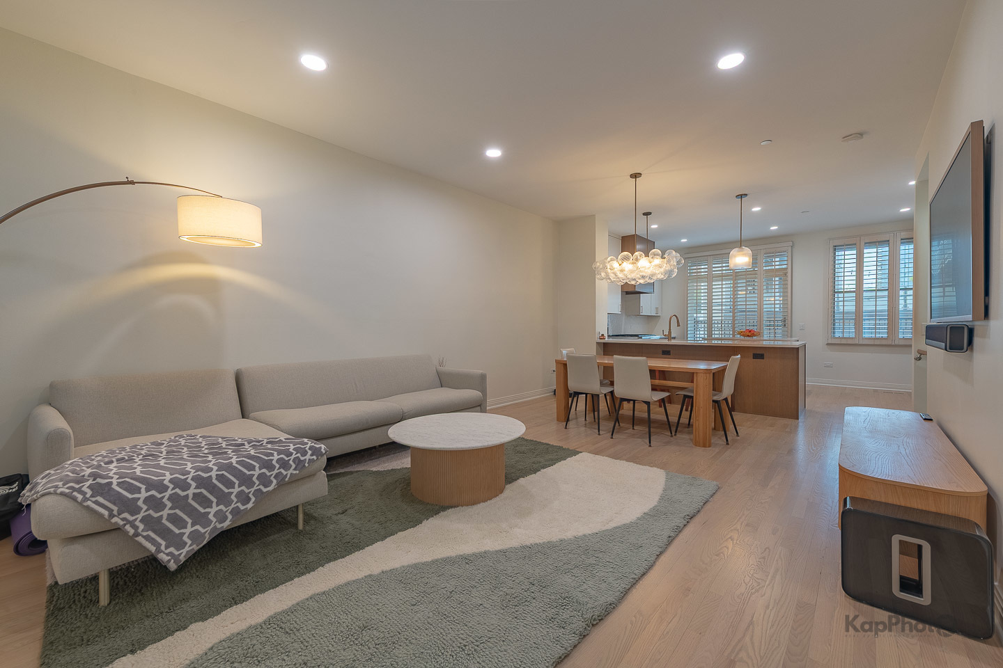 1117 W Monroe Street Unit: 8