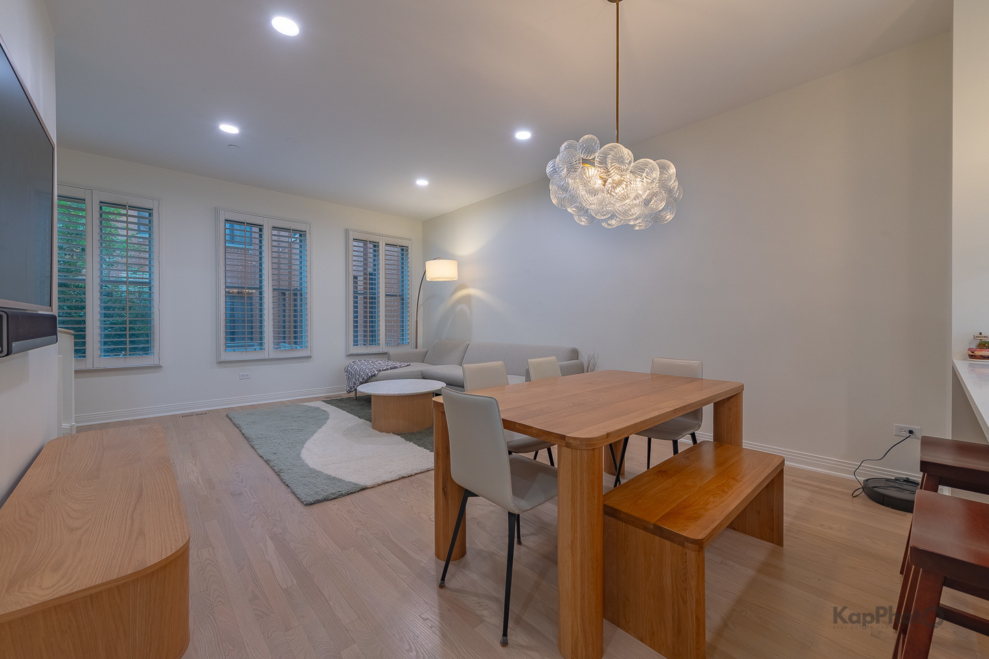 1117 W Monroe Street Unit: 8