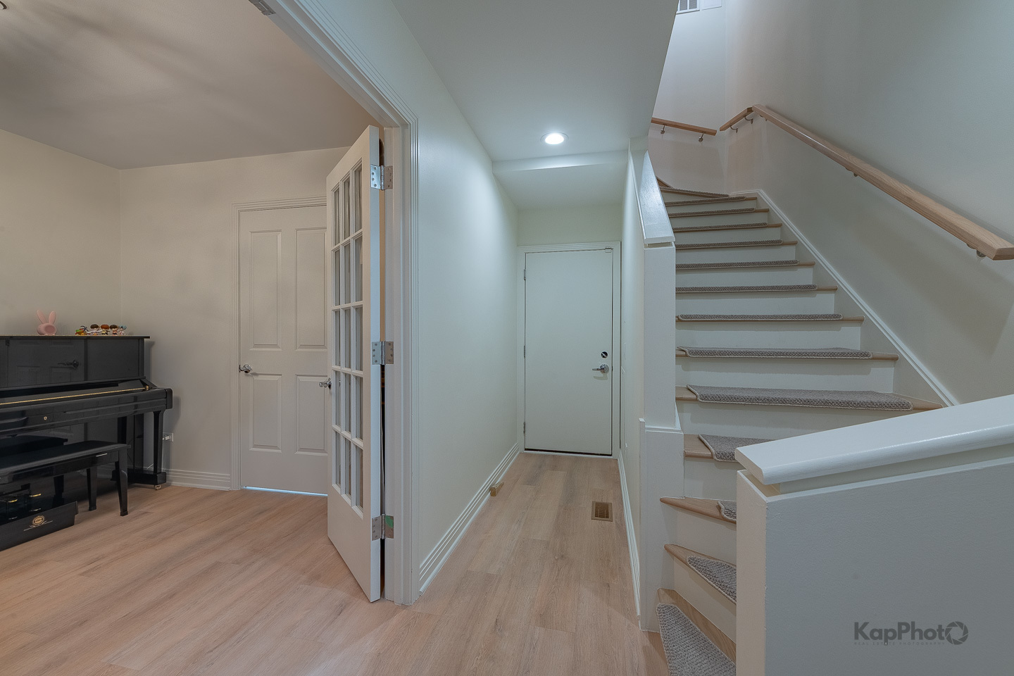 1117 W Monroe Street Unit: 8