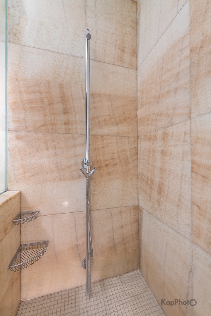 24 E Scott Street Unit: 2