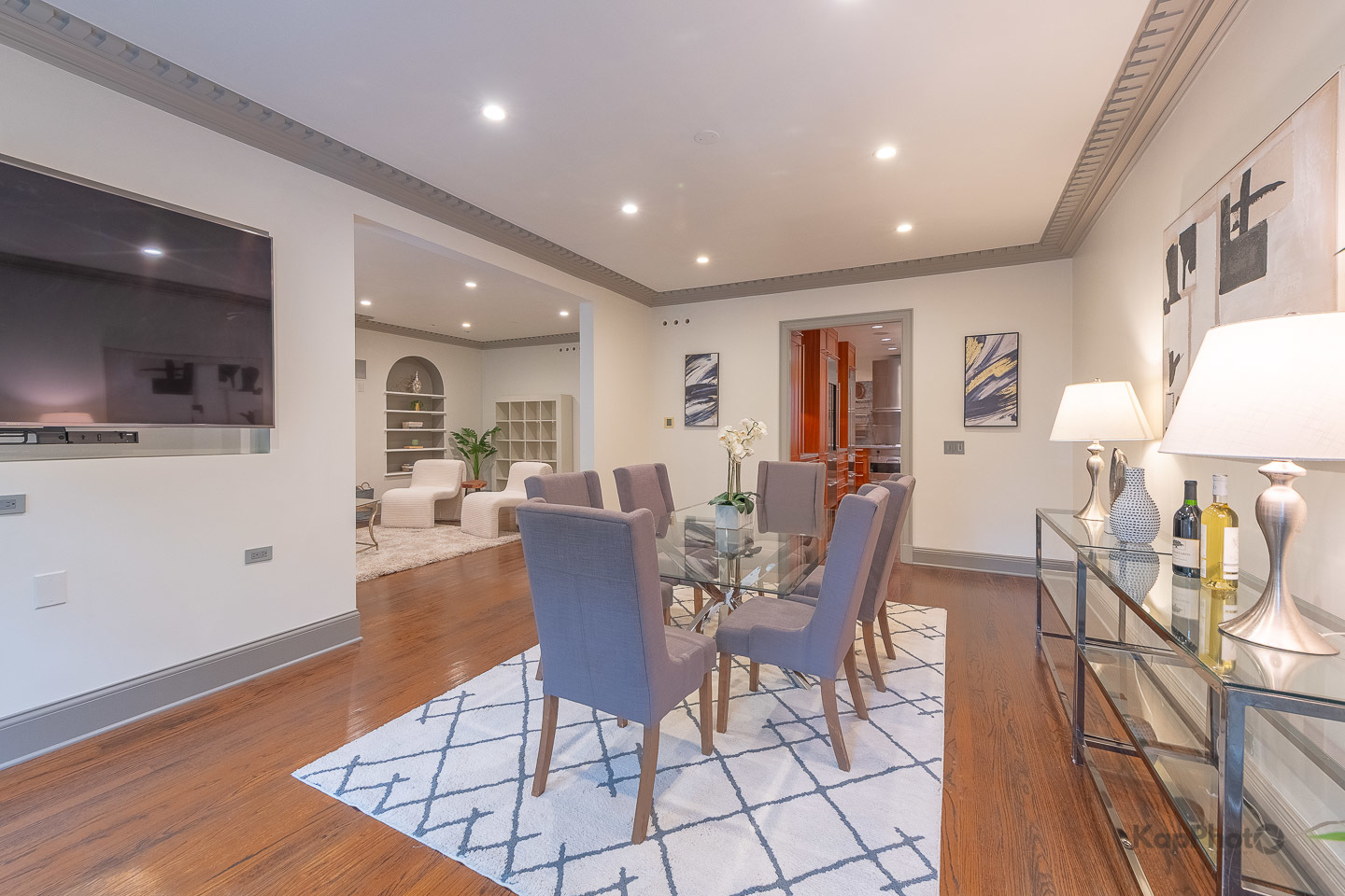 24 E Scott Street Unit: 2