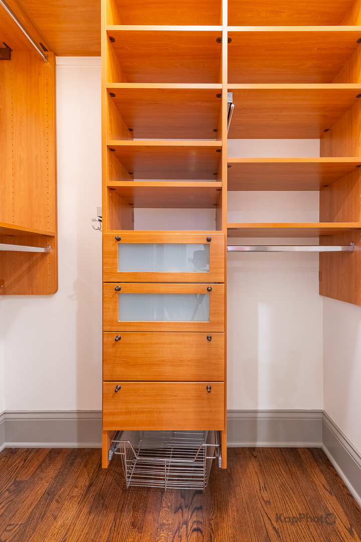 24 E Scott Street Unit: 2