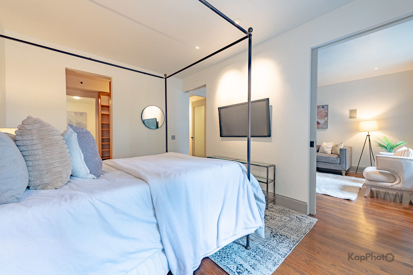 24 E Scott Street Unit: 2