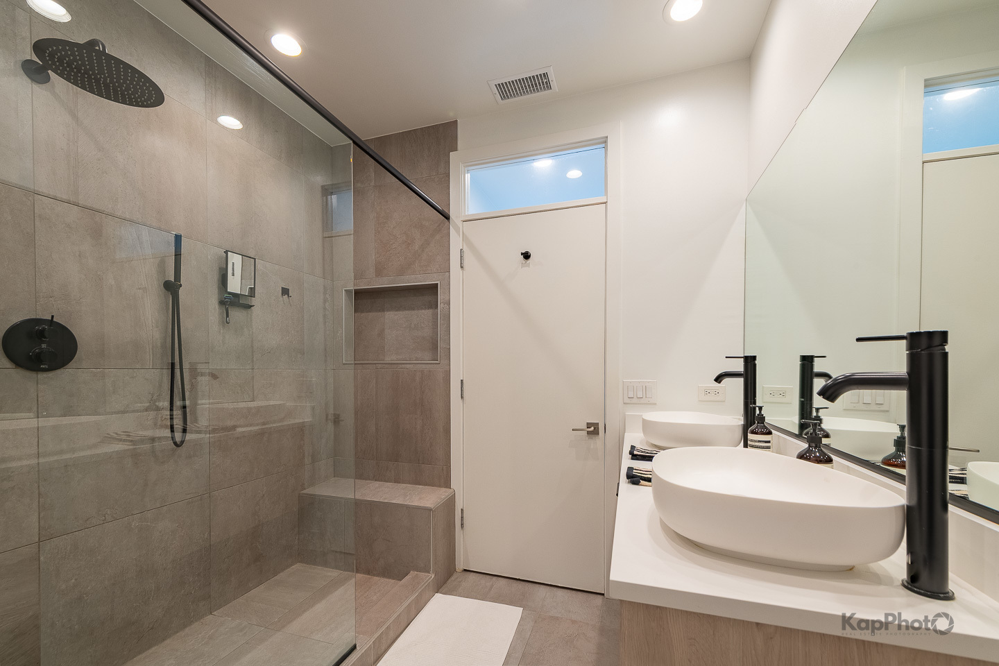 859 W Erie Street Unit: 506