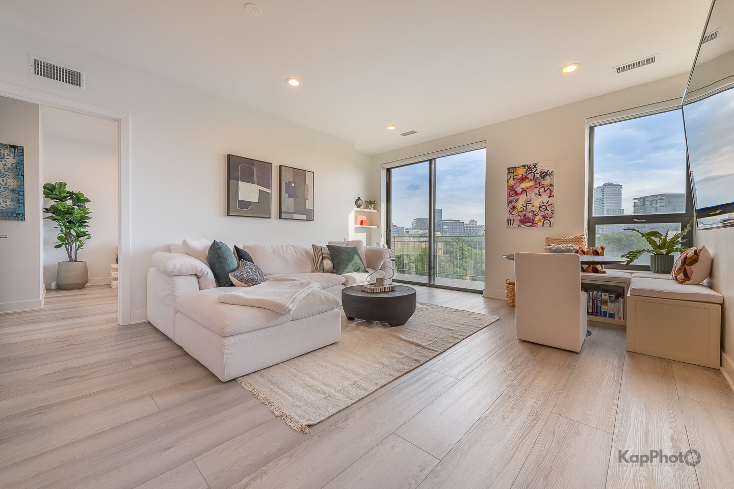 859 W Erie Street Unit: 506