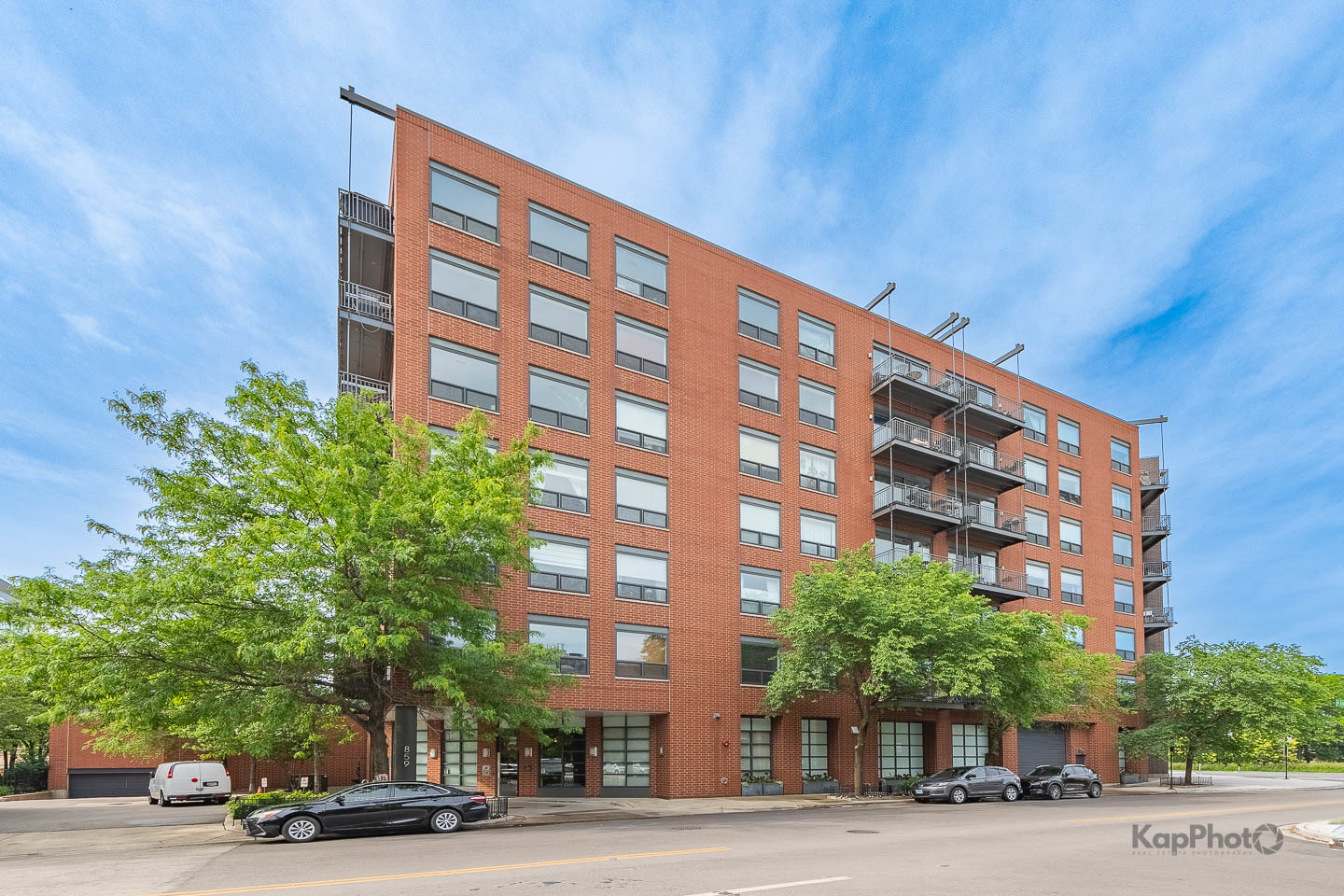 859 W Erie Street Unit: 506