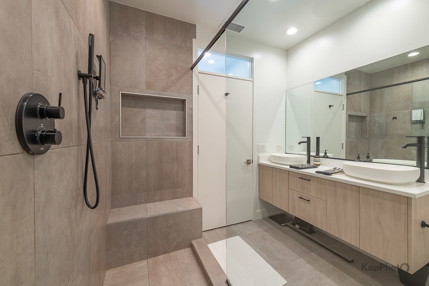 859 W Erie Street Unit: 506