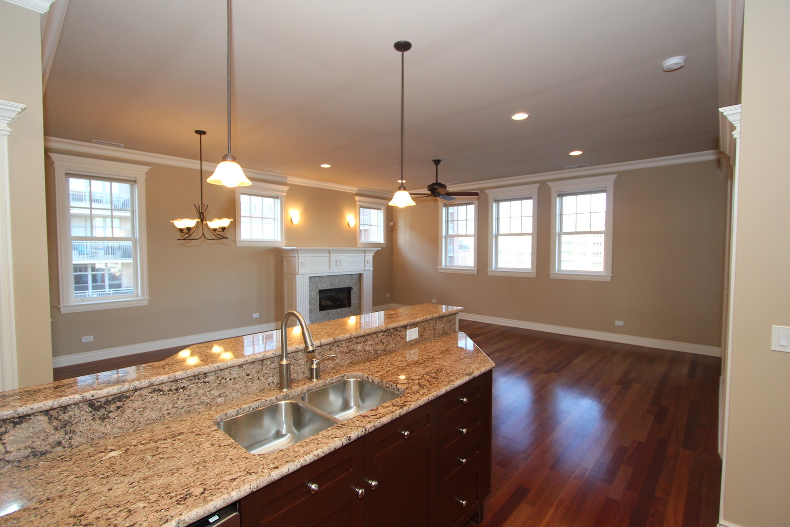 35 S Racine Avenue Unit: 5NW