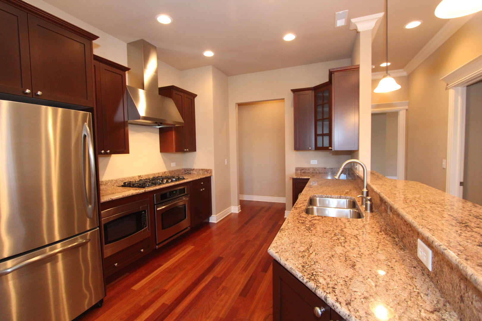 35 S Racine Avenue Unit: 5NW