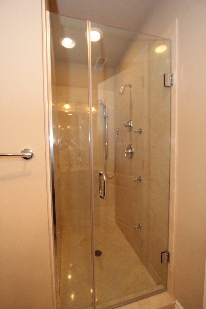 35 S Racine Avenue Unit: 5NW