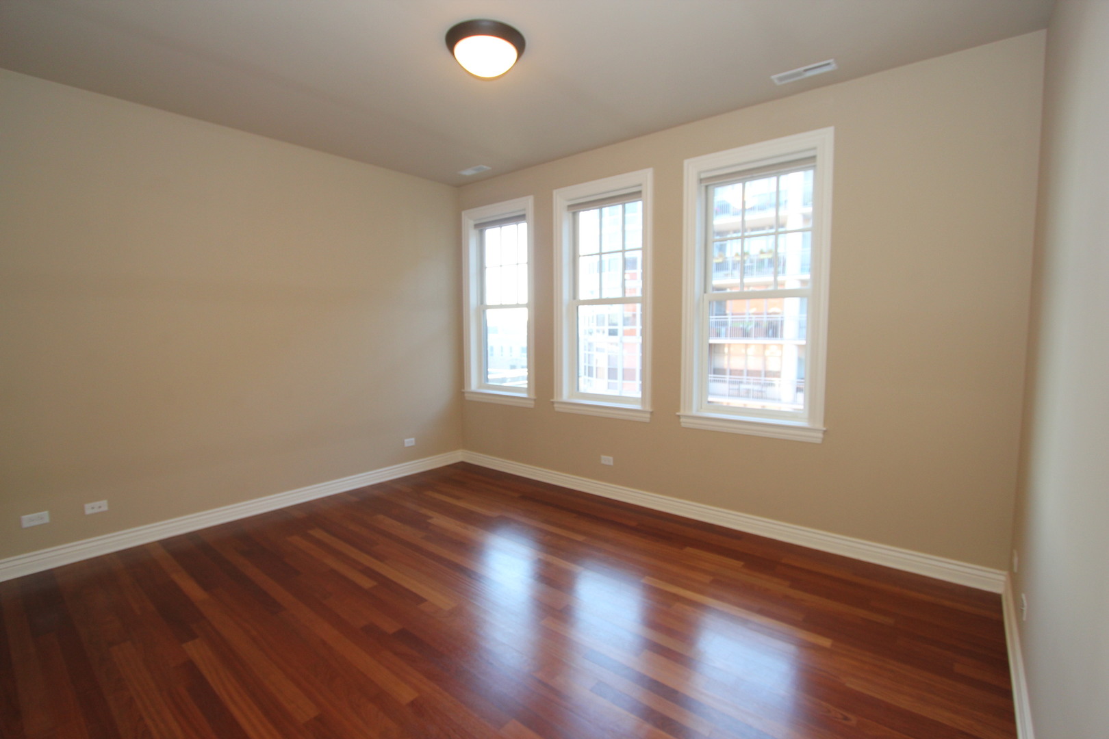 35 S Racine Avenue Unit: 5NW
