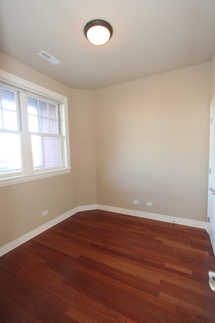 35 S Racine Avenue Unit: 5NW