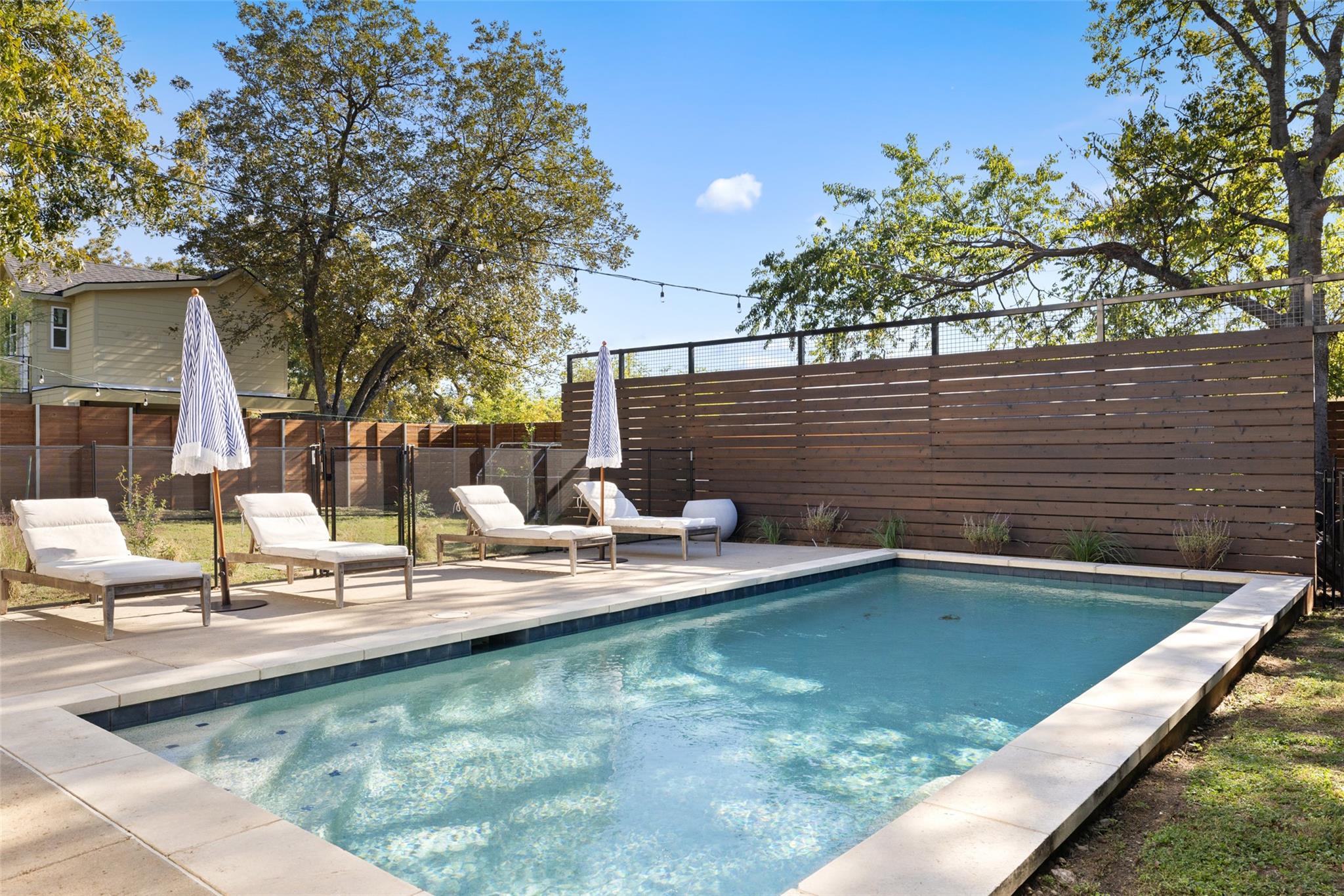 909 E 50th St, Austin