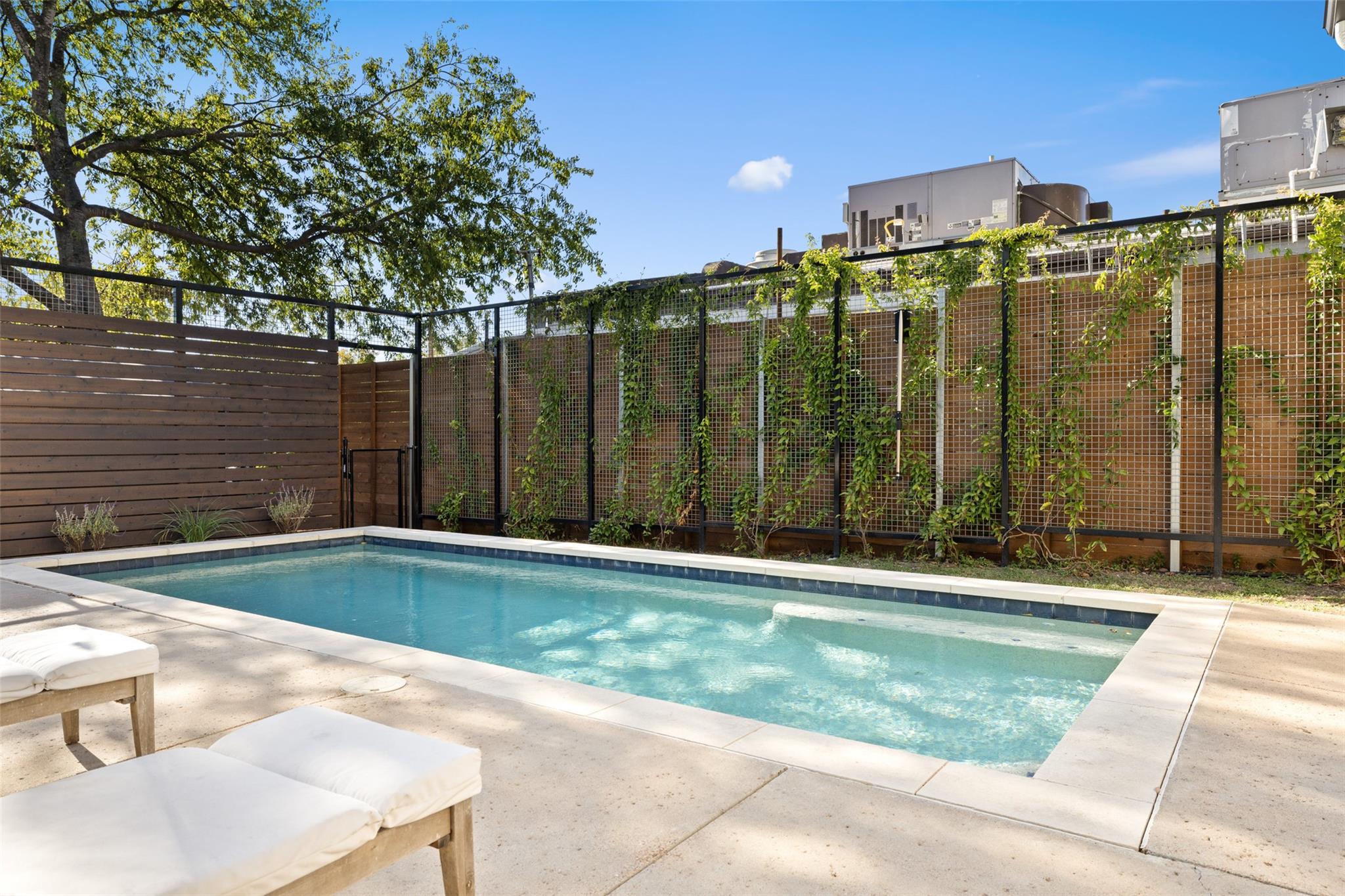 909 E 50th St, Austin