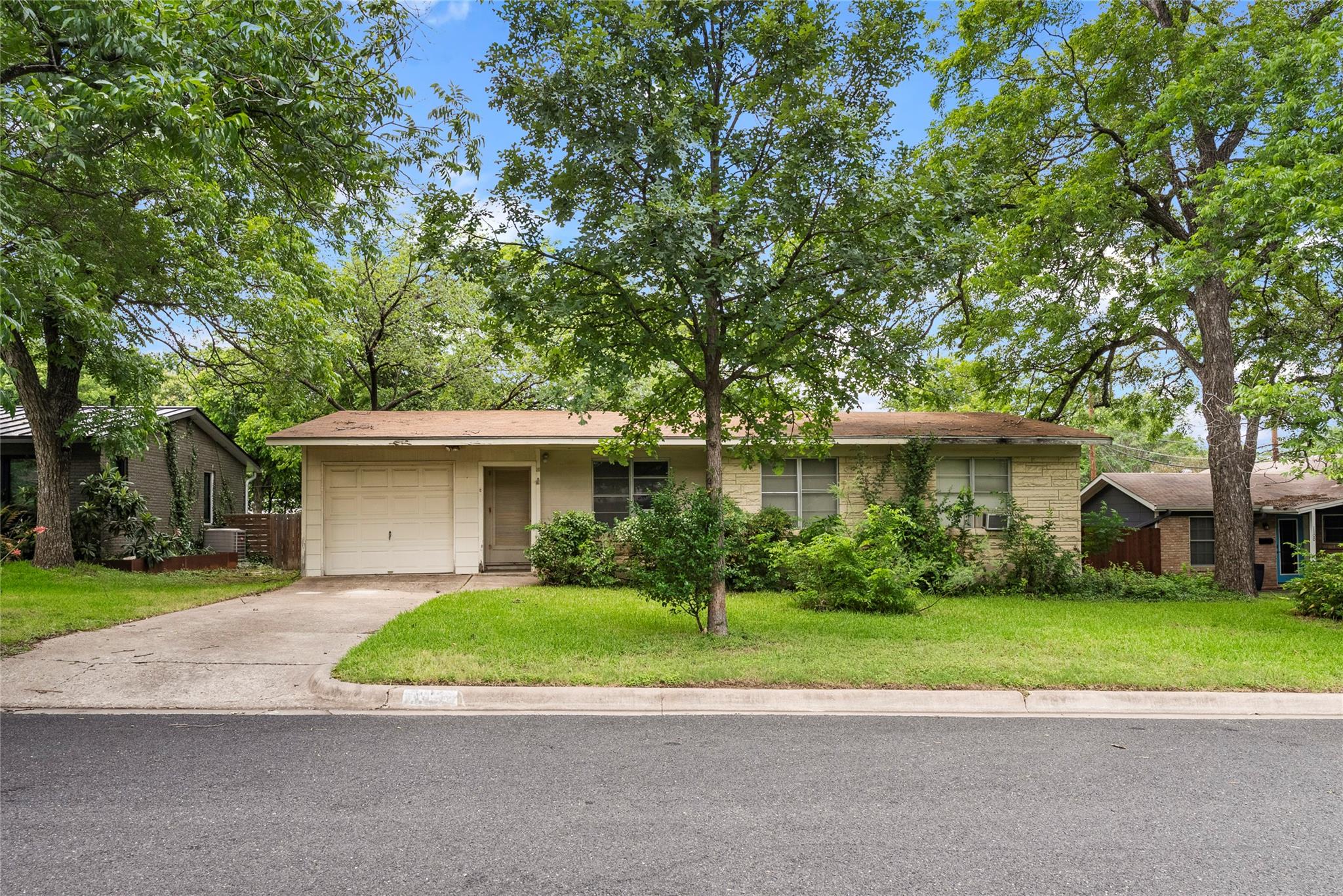 1102 Southwood RD