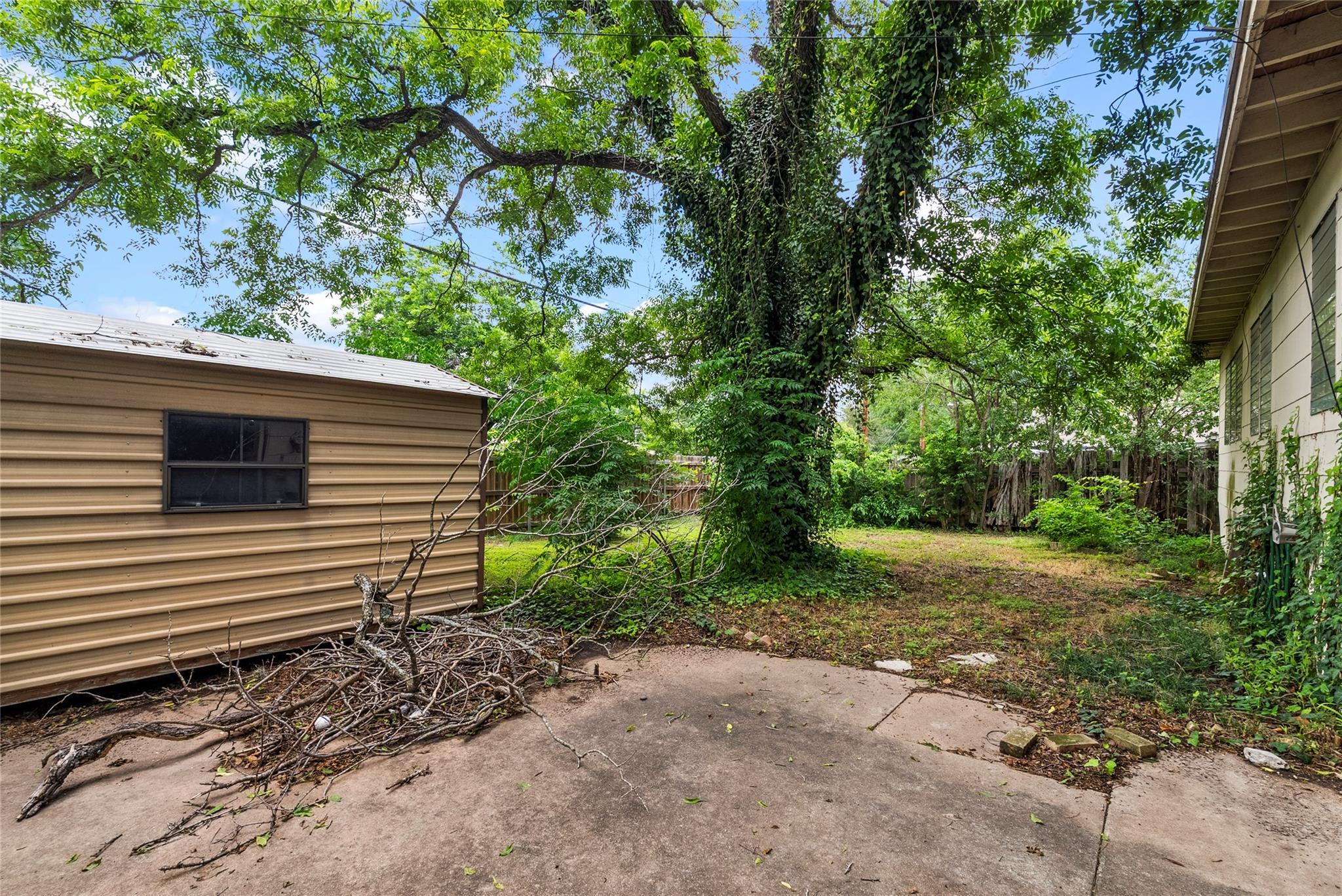 1102 Southwood RD