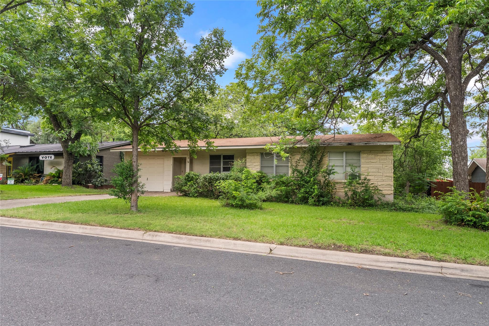 1102 Southwood RD