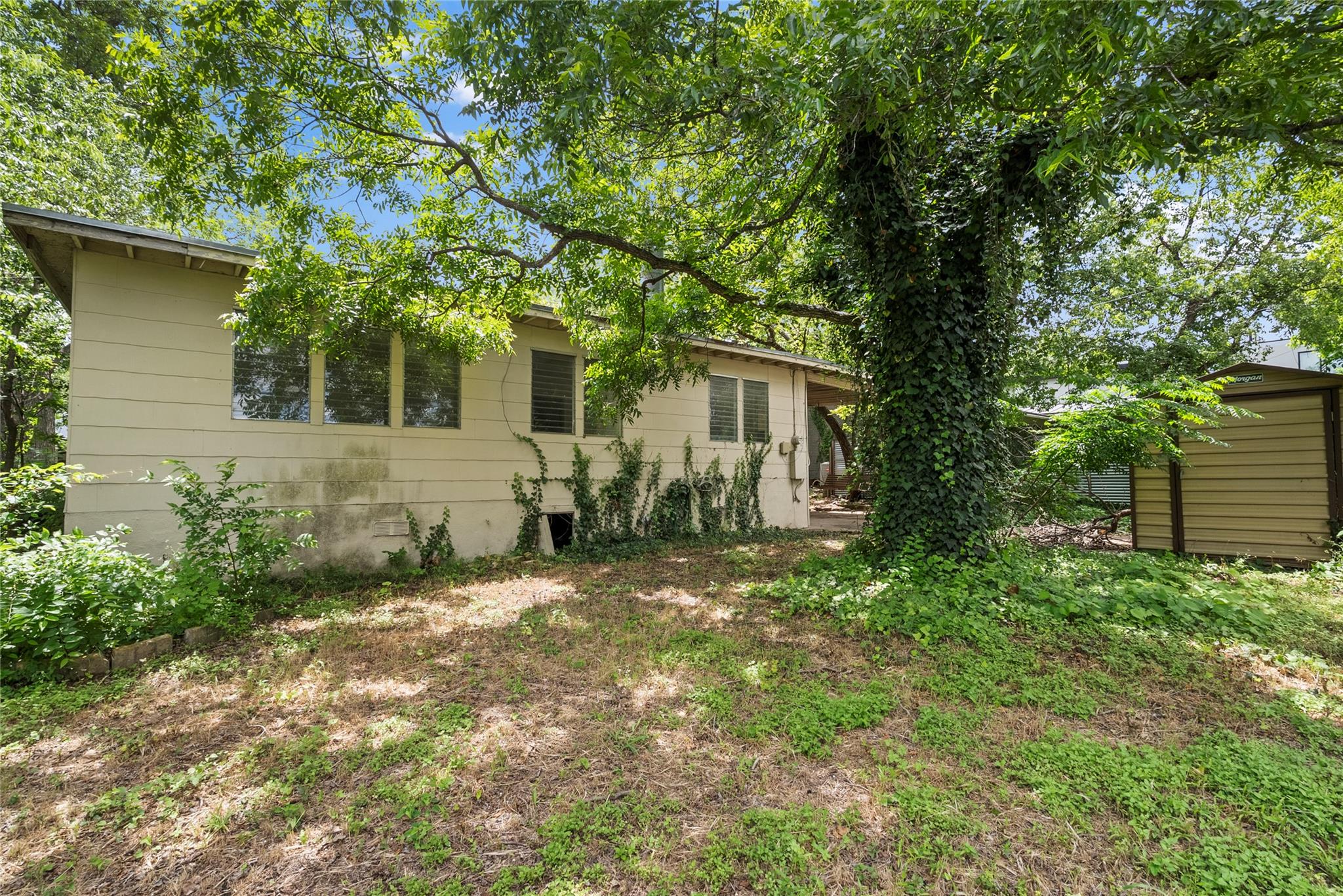 1102 Southwood RD